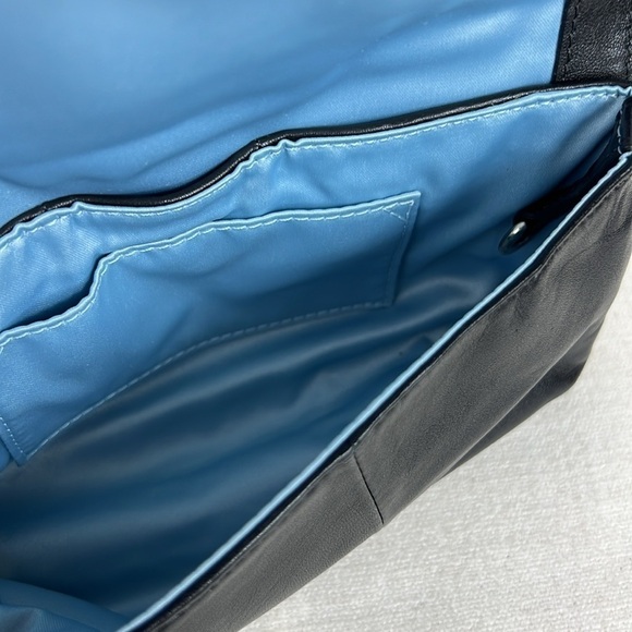 Vintage Coach Wristlet Black Leather Blue Lining Silver Tone Hardware Classic - Picture 8 of 8